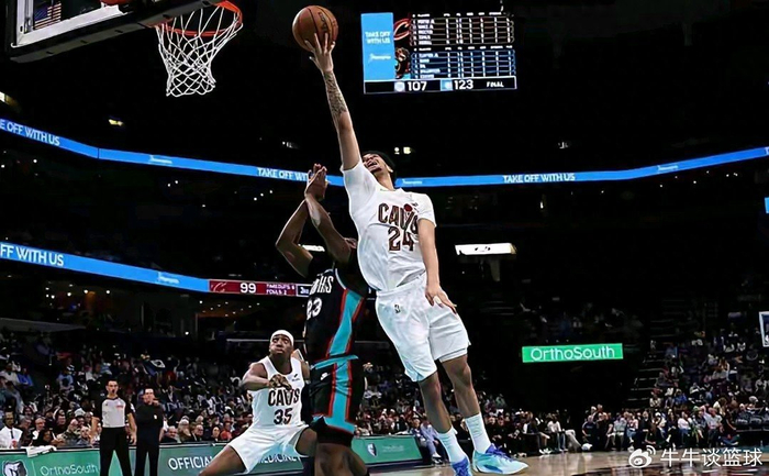 骑士次轮秀防守抢戏！进攻打铁却成赢球隐藏功臣？|NBA|克利夫兰骑士队|多诺万-米切尔|孟菲斯灰熊|nba_新浪体育_新浪新闻